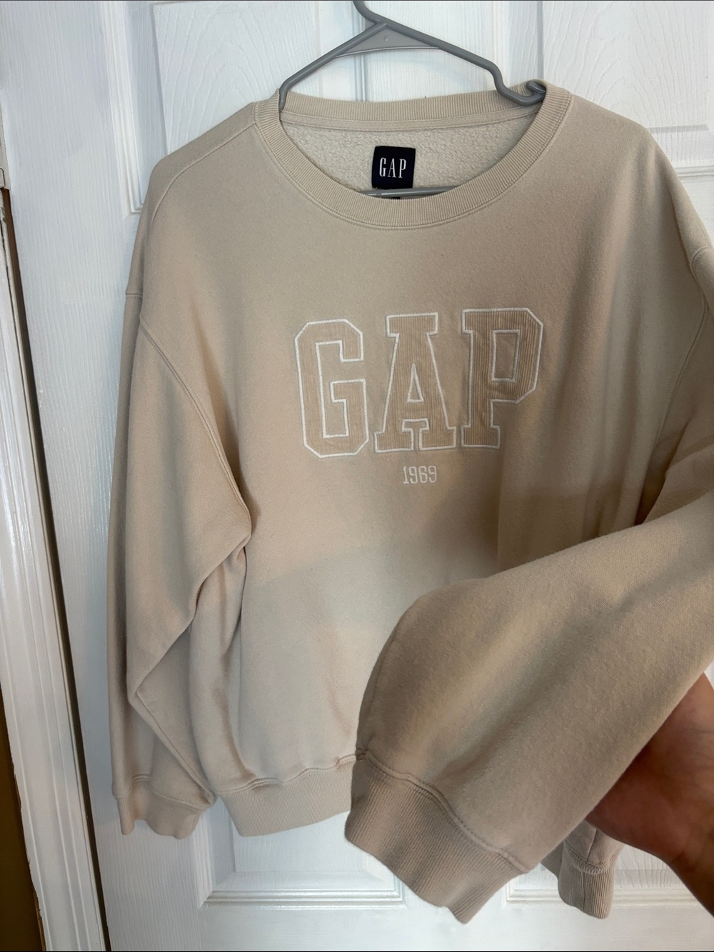 GAP Cream Crewneck Sweatshirt with Embroidered Logo